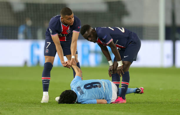 PSG : Deux matchs de suspension pour Idrissa Gana Gueye pour son carton rouge - wiwsport PSG : Deux matchs de suspension pour Idrissa Gana Gueye pour son carton rouge - wiwsport