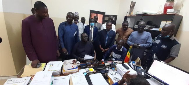 Présidence FSF - Un gros collectif d'acteurs du football dépose la candidature de Augustin Senghor (photos) - wiwsport Présidence FSF - Un gros collectif d'acteurs du football dépose la candidature de Augustin Senghor (photos) - wiwsport