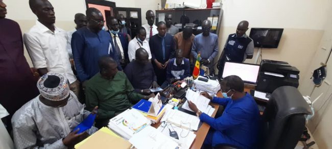 Présidence FSF - Un gros collectif d'acteurs du football dépose la candidature de Augustin Senghor (photos) - wiwsport Présidence FSF - Un gros collectif d'acteurs du football dépose la candidature de Augustin Senghor (photos) - wiwsport
