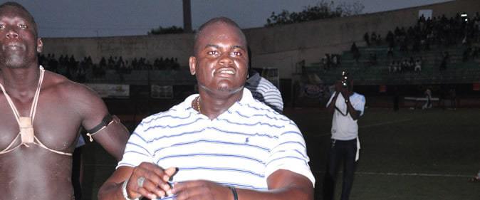 Yekini Jr, Door Waar : « Il m'a déclaré la guerre » - wiwsport JrYekini une