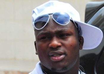 Modou002 une