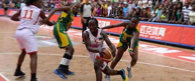 Afrobasket 2017: Le Mozambique élimine l'Angola et retrouve le Sénégal ou le Cameroun en demi (61-47) - wiwsport SenMoz01 une