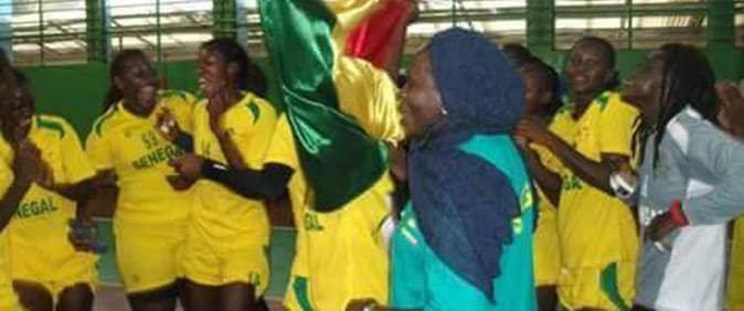 Les «Lioncelles» gagnent le Kenya (34-23) et remportent le Challenge Trophy 2015 - wiwsport junior2015 une