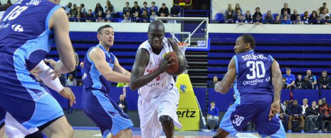 Maleye Ndoye « renaît » à Rueil : 15 points face à Souffelweyersheim BC - wiwsport maleyee une