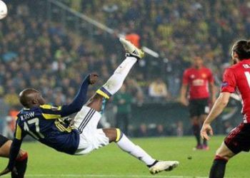 Vidéo: Découvrez les 5 plus belles reprises de volée de Moussa Sow - wiwsport