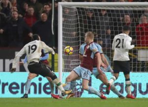 But de Sadio Mané : Burnley - Liverpool (1-2) - wiwsport But de Sadio Mané : Burnley - Liverpool (1-2) - wiwsport