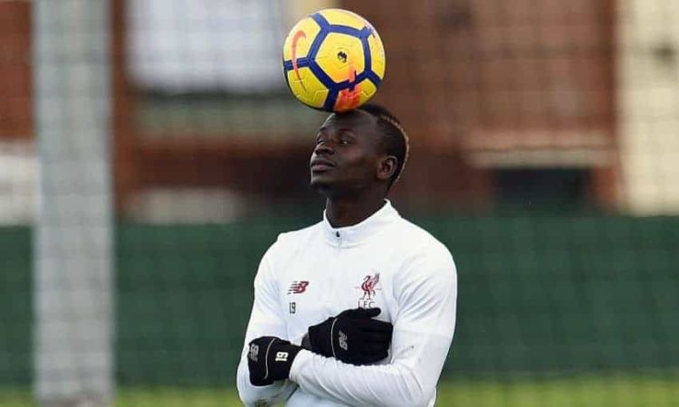 Nouveau contrat en vue : Liverpool veut « blinder » Sadio Mane - wiwsport Sadio Mané heureux à l'entrainement