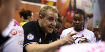 ©© AZRIA JEAN CLAUDE/WORLDPICTURES/MAXPPP ; 22 OCTOBRE 2014 / NIMES / FRANCE / PARNASSE DES COSTIERES CHAMPIONNAT DE FRANCE DE LFH D1 DE HAND FEMININ ENTRE LE HBCN DE NIMES ET FLEURY LOIRET HB / L ENTRAINEUR DE FLEURY HAND BOUGEANT FREDERIC (MaxPPP TagID: maxsportsworldtwo202488.jpg) [Photo via MaxPPP]