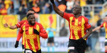 But de Demba Ba : Alanyaspor 1-1 Göztepe - wiwsport