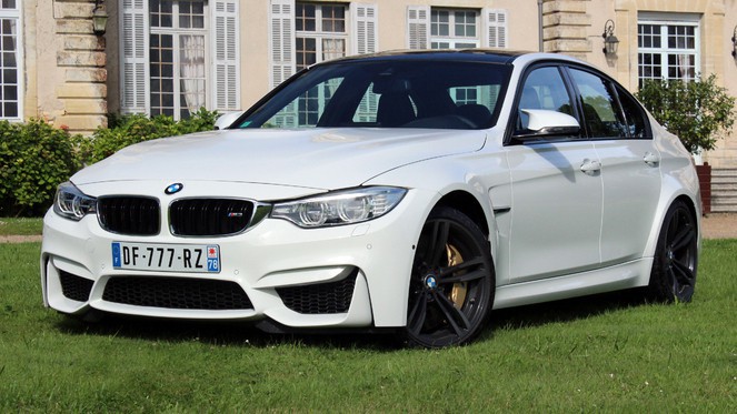 Macky Sall offre à Aliou Cissé une BMW - wiwsport Macky Sall offre à Aliou Cissé une BMW - wiwsport