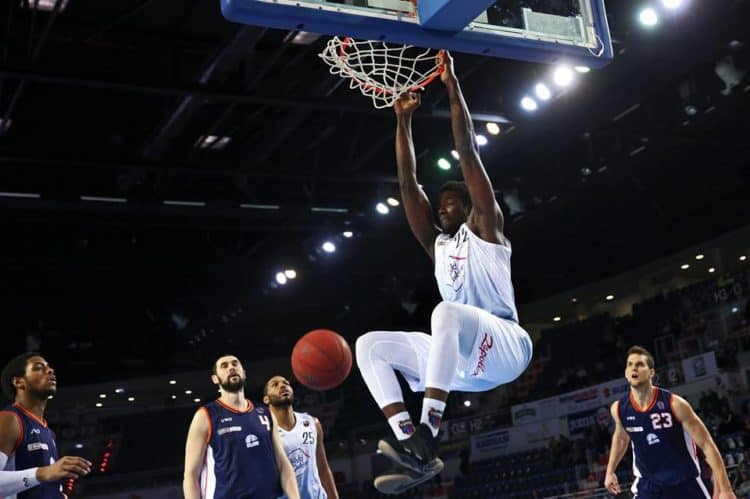 Pologne : Cheikh Mbodj en feu face au GTK Gliwice (21 pts, 10 rbds) - wiwsport Pologne : Cheikh Mbodj en feu face au GTK Gliwice (21 pts, 10 rbds) - wiwsport