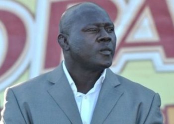 Tapha Gueye met en garde Gris Bordeaux : “Il doit vaincre ou périr”