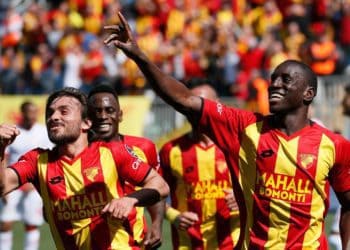 Demba Bâ et Goztepe coulent à Bésiktas