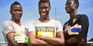 Chez les Gomis, on est gardiens de but de père en fils - wiwsport