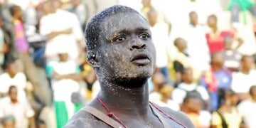 Lutte: Moussa Ndoye bat Lac Rose par abandon ! - wiwsport