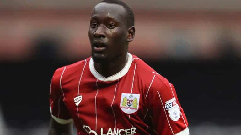 Bristol City: Famara Diedhiou suspendu six matchs pour avoir craché sur un joueur de Birmingham - wiwsport Bristol City: Famara Diedhiou suspendu six matchs pour avoir craché sur un joueur de Birmingham - wiwsport