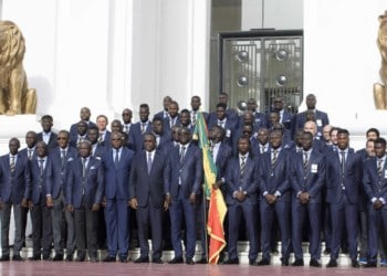 Mondial 2018: Tweets des Lions après la remise du drapeau par le chef de l'Etat - wiwsport