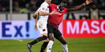 Bundesliga : Salif Sané, cinquième meilleur défenseur de la saison (2017-2018) - wiwsport