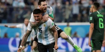 Soccer Football - World Cup - Group D - Nigeria vs Argentina - Saint Petersburg Stadium, Saint Petersburg, Russia - June 26, 2018   Argentina's Marcos Rojo celebrates scoring their second goal with Lionel Messi    REUTERS/Henry Romero