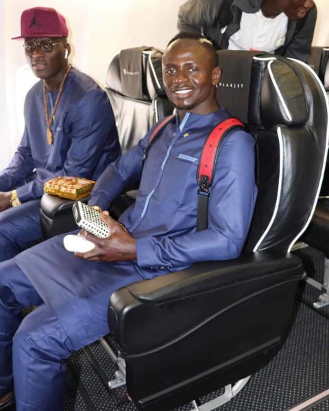 Arrivée des Lions : Sadio Mané en superstar à Kaluga - wiwsport Arrivée des Lions : Sadio Mané en superstar à Kaluga - wiwsport