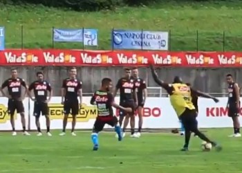 Koulibaly Régale ses coéquipiers avec un but en coup du foulard