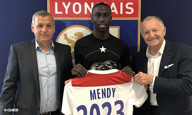 Mercato: Ferland Mendy prolonge à Lyon jusqu'en 2023 - wiwsport Mercato: Ferland Mendy prolonge à Lyon jusqu'en 2023 - wiwsport