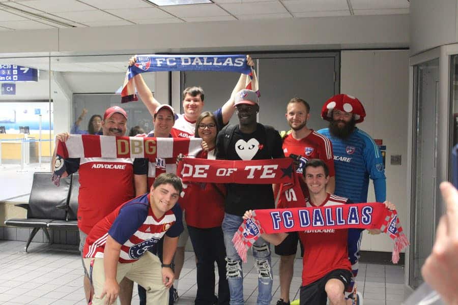 MLS: Dominique Badji accueilli par les supporteurs du FC Dallas - wiwsport MLS: Dominique Badji accueilli par les supporteurs du FC Dallas - wiwsport