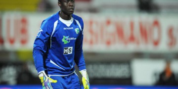 Foto LaPresse - Roberto Settonce 28/10/2014 Perugia(Italia) Sport Calcio Perugia - Avellino Campionato di Calcio Serie B 2014 2015Stadio "R. Curi" Nella foto: il portiere dell'avellino gomis para il rigorePhoto LaPresse - Roberto Settonce 28th October 2014 Perugia (Italy) Sport SoccerPerugia - Avellino Italian Football Championship League B 2014 2015 "Renato Curi" Stadium In the pic:avellino player alfred gomis