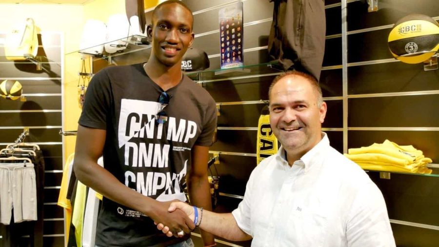 Mamadou Niang "Petit" prolonge son contrat avec Iberostar Tenerife jusqu'en 2021 - wiwsport Mamadou Niang "Petit" prolonge son contrat avec Iberostar Tenerife jusqu'en 2021 - wiwsport