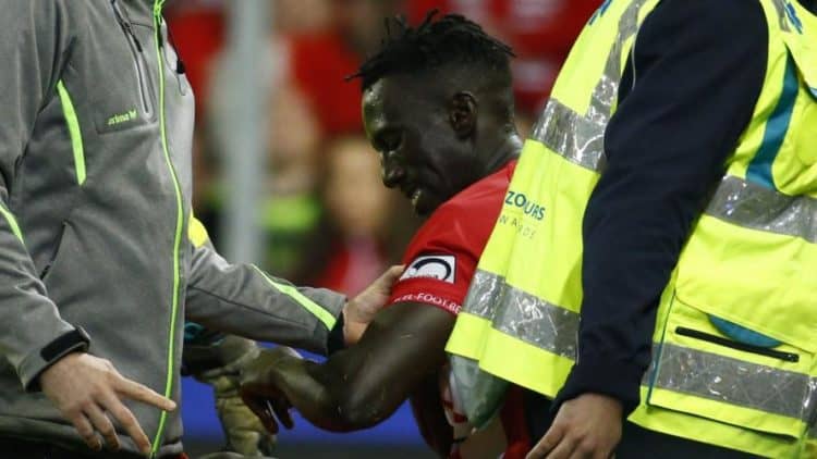 Mouscron: Deux à trois semaines d’indisponibilité pour Mbaye Leye - wiwsport Mouscron: Deux à trois semaines d’indisponibilité pour Mbaye Leye - wiwsport
