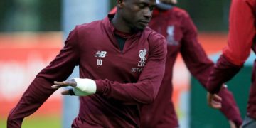 Photos - Sadio Mané s'est bien entrainé avec une protection - wiwsport