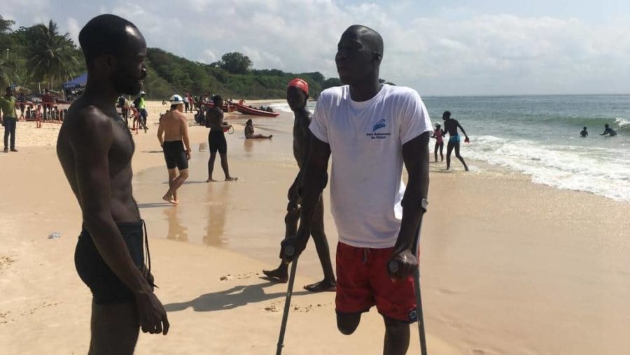 Traversée Dakar-Gorée: sportifs handicapés et valides nagent ensemble - wiwsport Traversée Dakar-Gorée: sportifs handicapés et valides nagent ensemble - wiwsport