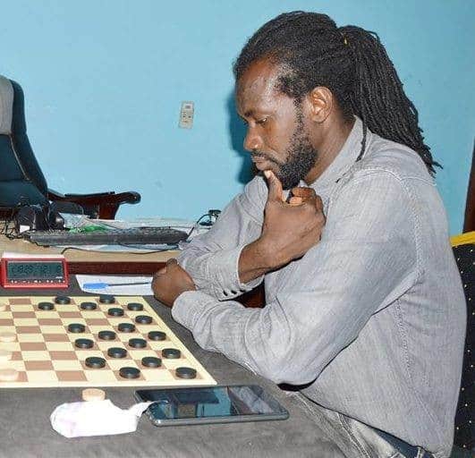 Jeu de Dames: Tournoi International de l'Amitié : Un pactole de 300.000 FCFA pour le vainqueur - wiwsport Jeu de Dames: Tournoi International de l'Amitié : Un pactole de 300.000 FCFA pour le vainqueur - wiwsport