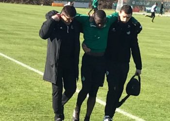 Nîmes-Saint-Etienne : Assane Diousse sort sur blessure
