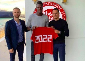 Exclusif- Pape Abou Cisse prolonge son contrat avec l&rsquo;Olympiakos jusqu&rsquo;en 2022