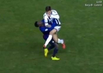Vidéo – Le choc spectaculaire subi par Moussa Wague lors d&rsquo;un match du Barça