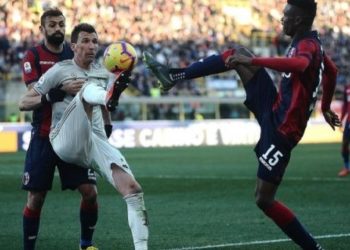 Vidéo - Italie: Regardez le duel musclé entre Ibrahima Mbaye et Mandzukic ! - wiwsport
