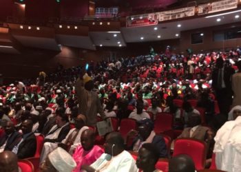 Vidéo – Scandale au Grand Théâtre: Doudou Diagne Diécko et les lutteurs furieux!