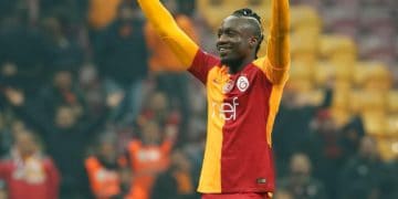 Exclu-Vidéo: Regardez la signature officielle de Mbaye Diagne avec Galatasaray ! - wiwsport