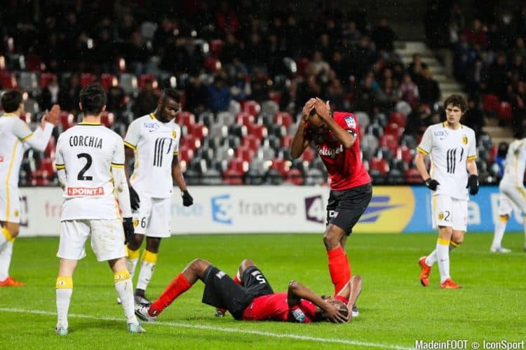 Nîmes : Fin de carrière pour Moustapha Diallo : Blessé à la cheville gauche, il perd tout espoir ! - wiwsport