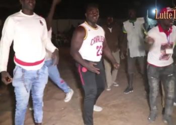 Regardez- Reug Reug enflamme le gala des Fan&rsquo;s de Mbayang Loum à Mbine Farba