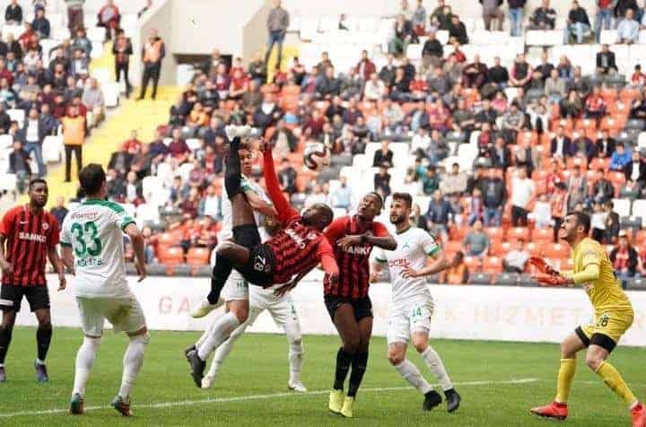 Vidéo – Turquie : Superbe but de Moussa Sow qui arrache le nul face à Giresunspor (2-2) - wiwsport