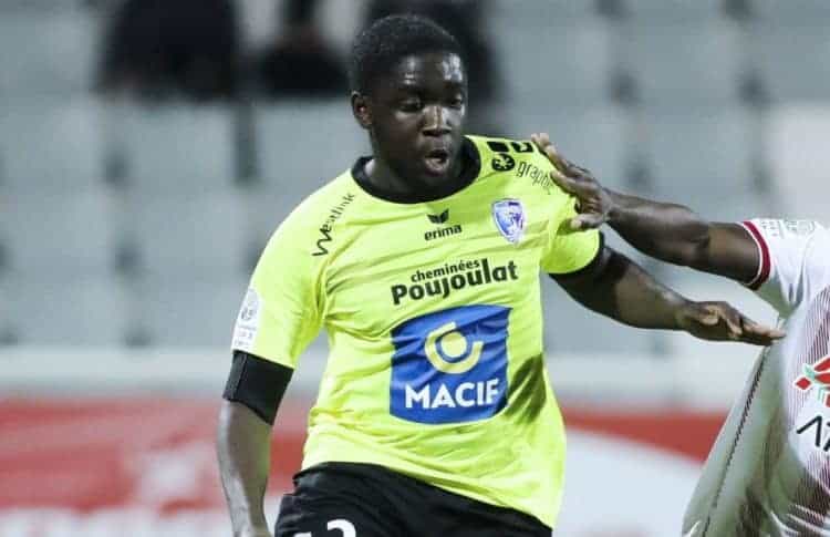 Ligue 2 : Habib Gueye résilie son contrat avec Niort - wiwsport Ligue 2 : Habib Gueye résilie son contrat avec Niort - wiwsport