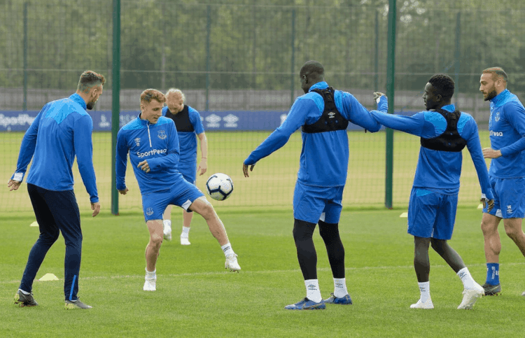 PL : Everton d'Idrissa Gana Gueye abat sa dernière carte pour la Ligue Europa face à Burnley - wiwsport PL : Everton d'Idrissa Gana Gueye abat sa dernière carte pour la Ligue Europa face à Burnley - wiwsport
