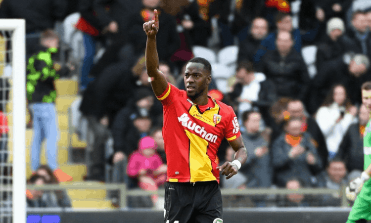 Ligue 2 : Vainqueur de Clermont (1-0), le RC Lens de Yannick Gomis reste en course pour les barrages - wiwsport