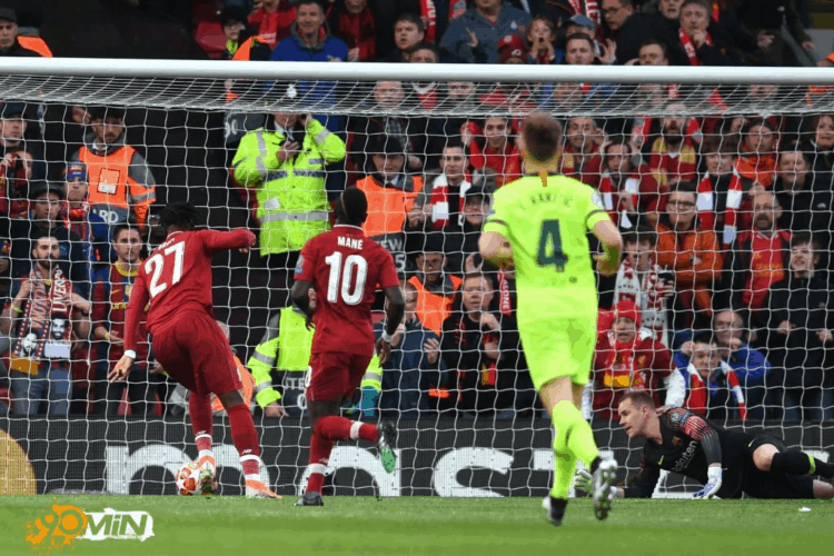 (Vidéo) LDC - Liverpool/Barcelone : Liverpool mène 1 - 0 à la pause - wiwsport (Vidéo) LDC - Liverpool/Barcelone : Liverpool mène 1 - 0 à la pause - wiwsport