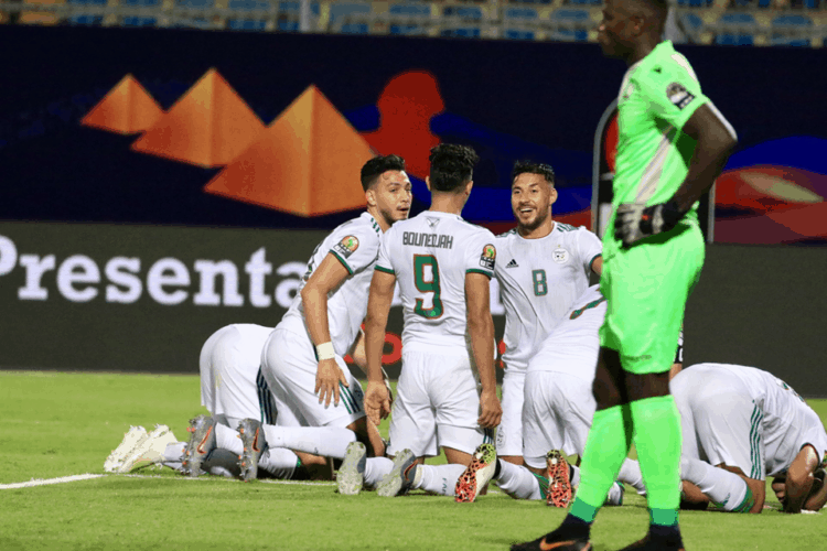 CAN 2019 : l'Algérie domine le Kenya sans forcer (2-0) - wiwsport CAN 2019 : l'Algérie domine le Kenya sans forcer (2-0) - wiwsport
