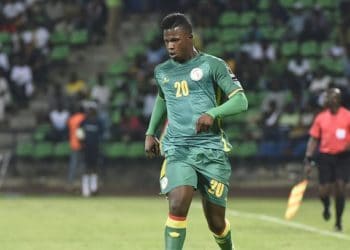 Senegal's forward Keita controls the ball during the 2017 Africa Cup of Nations group B football match between Tunisia and Senegal in Franceville on January 15, 2017. / AFP PHOTO / KHALED DESOUKI