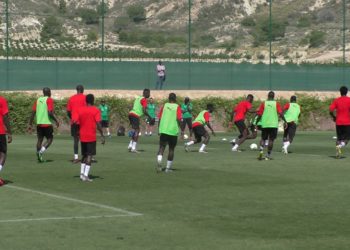 Stage en Espagne: Les lions feront face au Real Murcie aujourd’hui, à huit clos - wiwsport