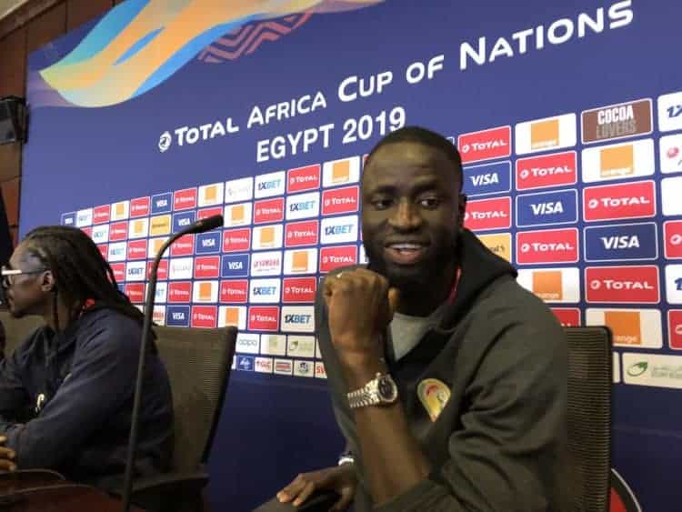 CAN 2019-Direct Caire: Cheikhou Kouyaté, capitaine des lions: «Nous sommes en mission ici, on sait ce qu’on doit faire» - wiwsport CAN 2019-Direct Caire: Cheikhou Kouyaté, capitaine des lions: «Nous sommes en mission ici, on sait ce qu’on doit faire» - wiwsport